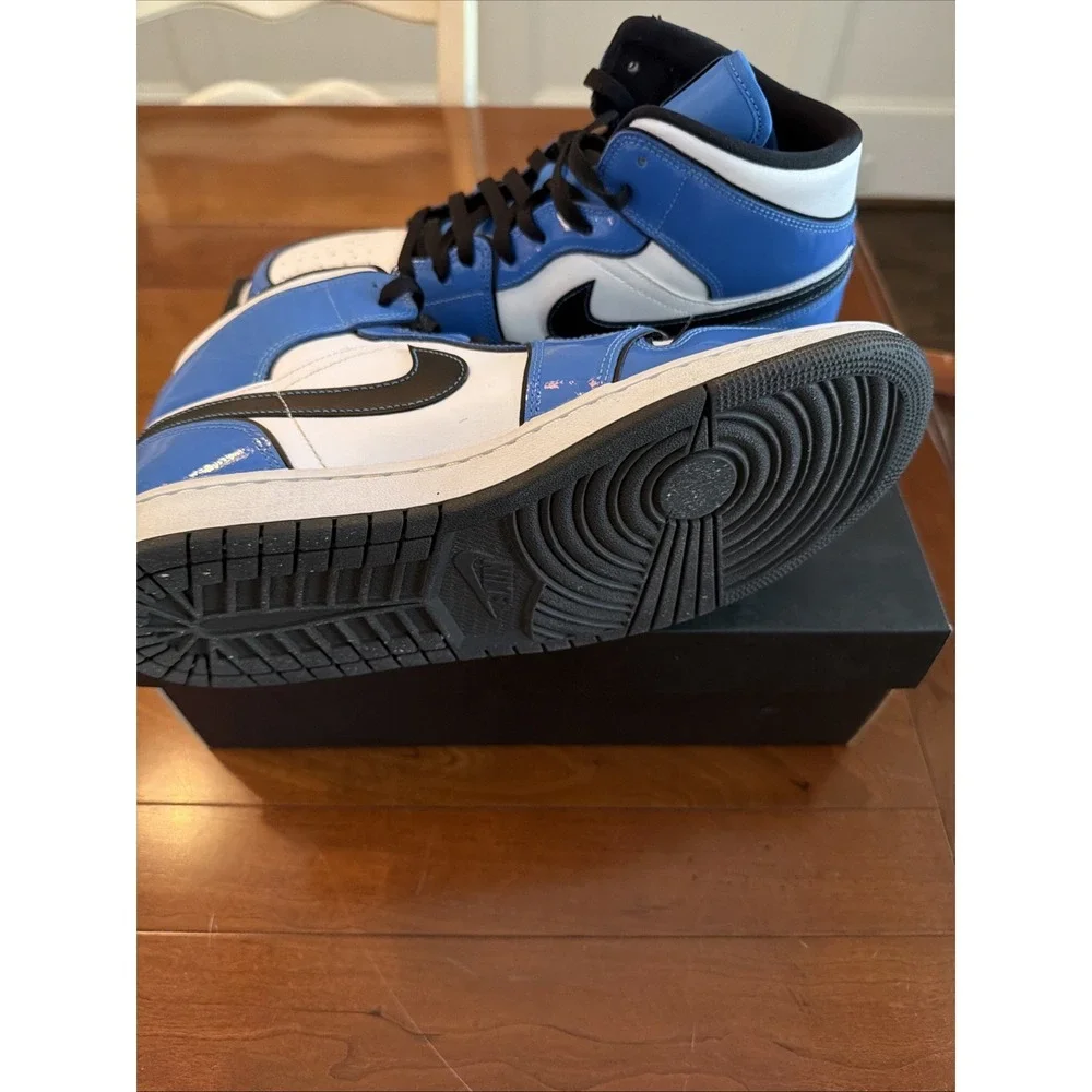 Air Jordan 1 SE Mid Signal Blue/Black/white Size 10 With Extra Laces